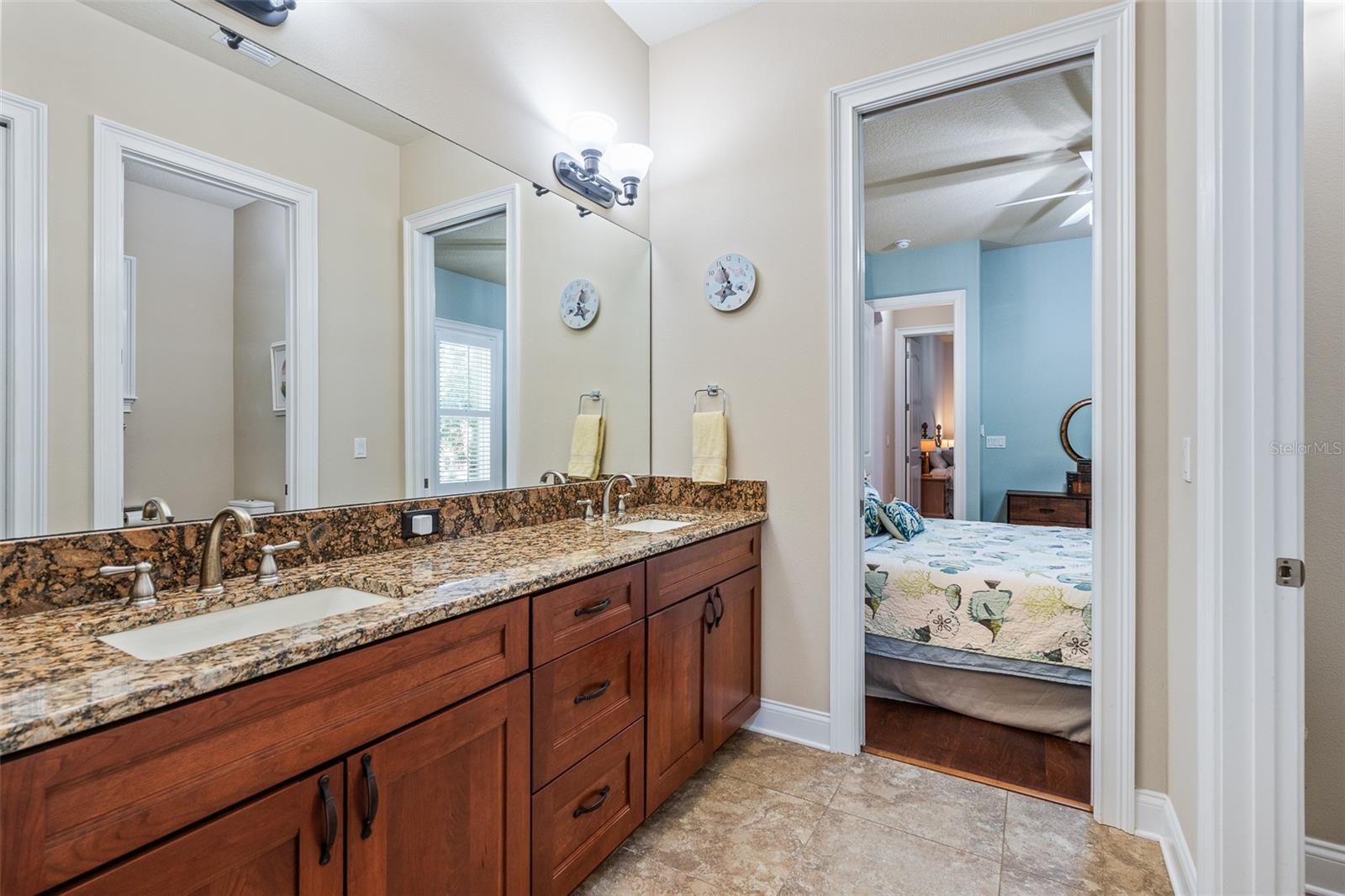 2 Humming Bird Circle