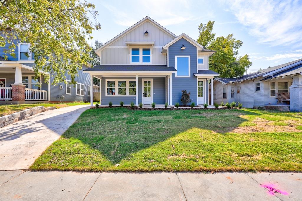 Investor Property.

New Construction OCCUPIED Duplex near the Oklahoma City Capitol in Lincoln Terrace Neighborhood for sale. 

Two units, attached two-car garages for both units.
