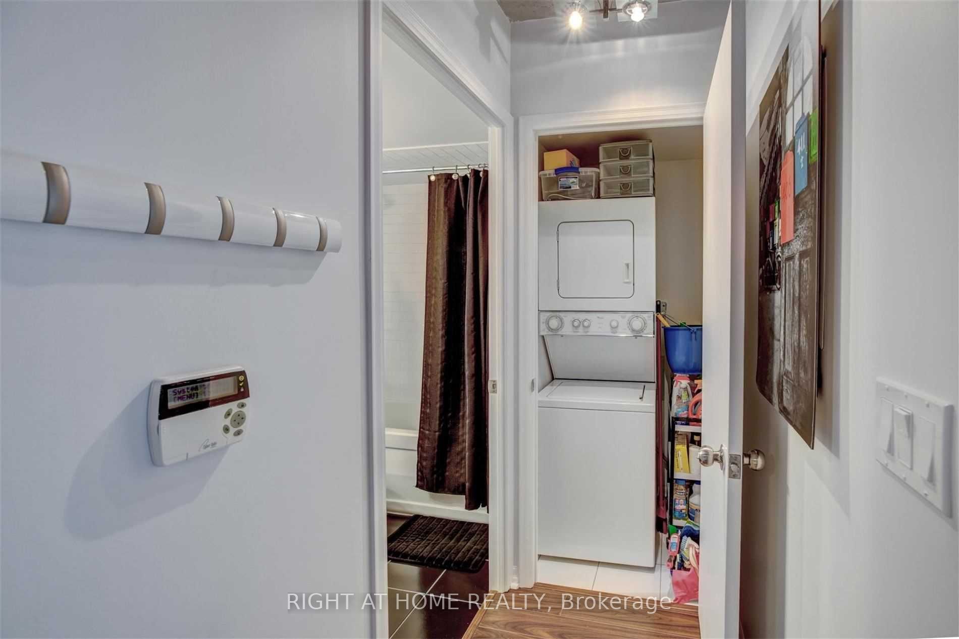 22 E Wellesley St 502