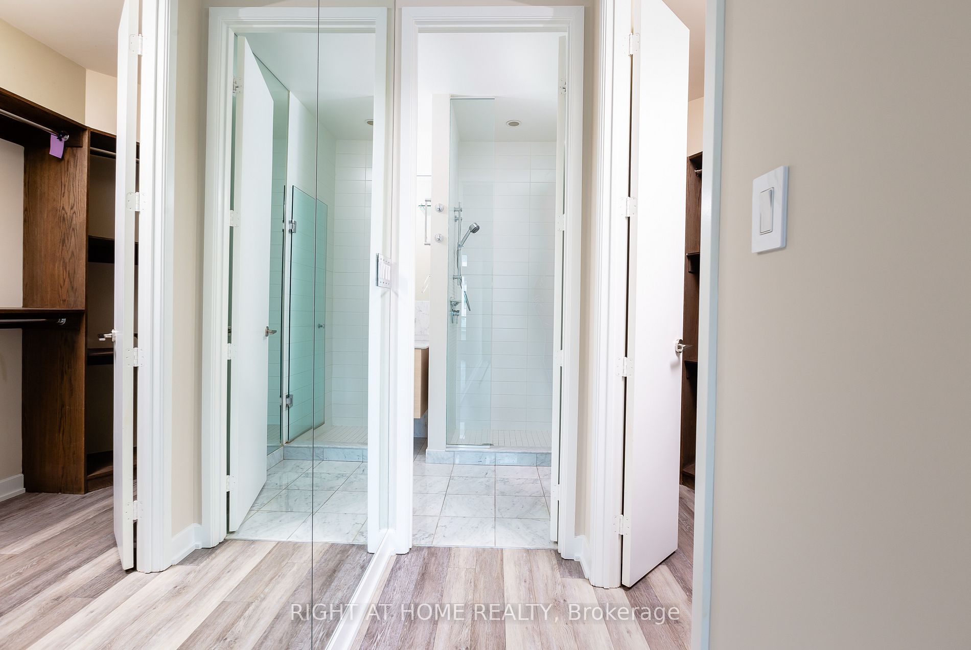 380 Macpherson Ave 306
