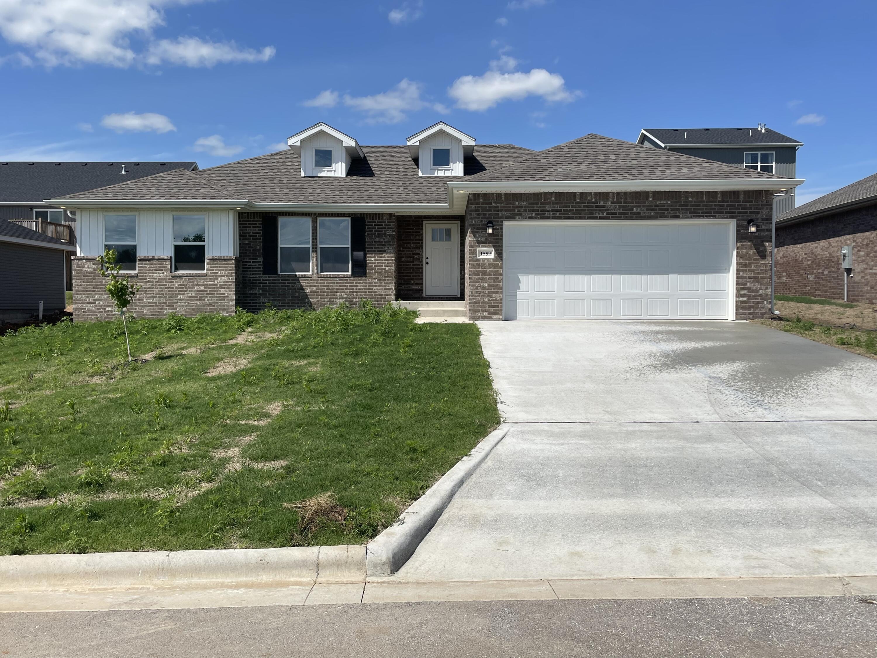 1559 E Charlton Street