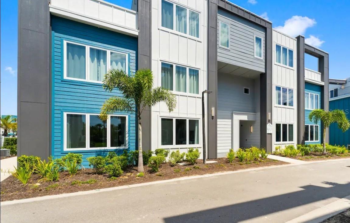 Short Sale. Welcome  to this stunning 2023-built condo in the highly sought-after Reunion Resort! offering 5 bedrooms, 4.5 baths. This home features an open floor plan, soaring ceilings, quartz countertops, stainless steel appliances, and expansive windows flooding the space with natural light. The private rooftop terrace is perfect for entertaining. Reunion Resort offers world-class amenities including water parks with 14 pools, 3 PGA golf courses, a rooftop restaurant, tennis courts, and more. Priced below  market value, this is a rare opportunity to own a true diamond property in one of Central's premier resort communities. Don't miss it!!