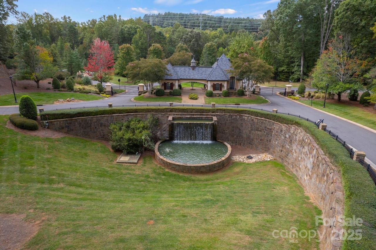 1029 Glade Spring Court