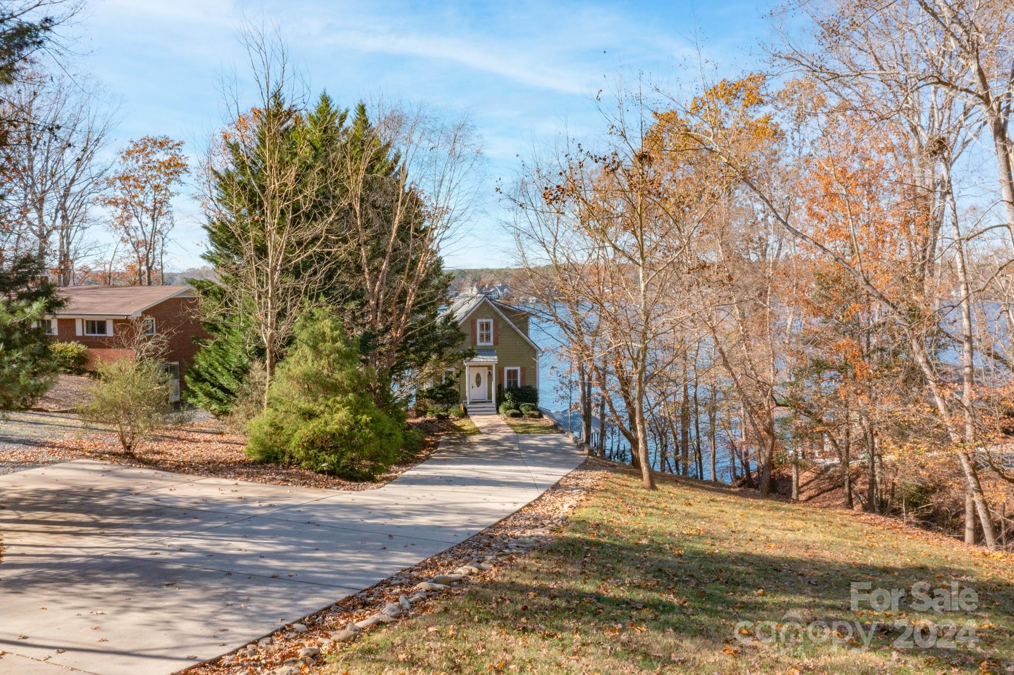638 Deerfield Road