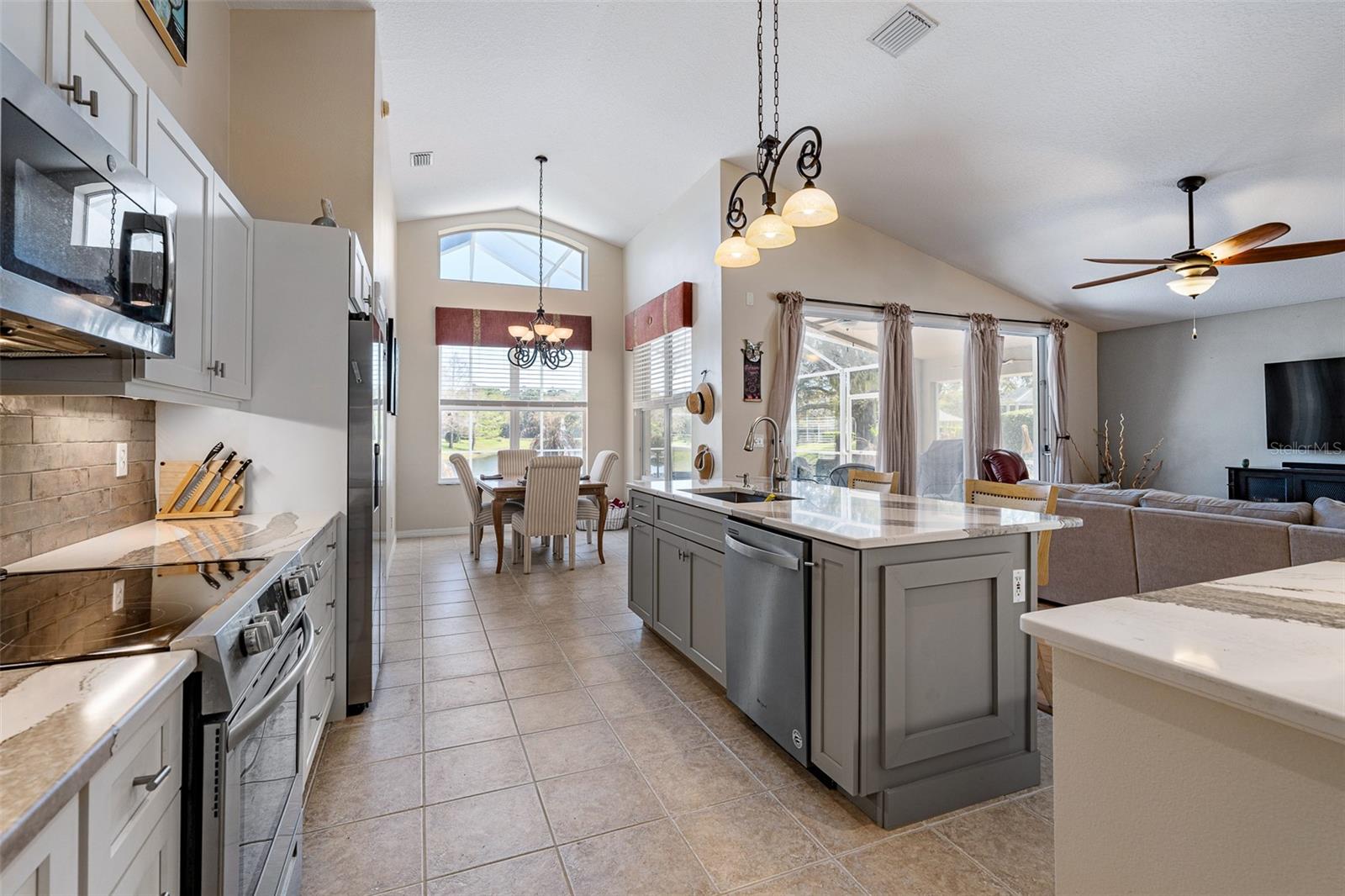 1404 Sunningdale Lane