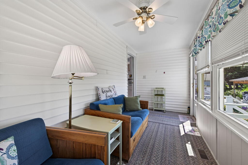 507 Harbor Ave 5