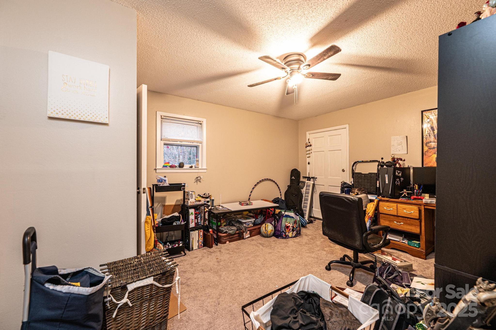 711 Meredith Court SW