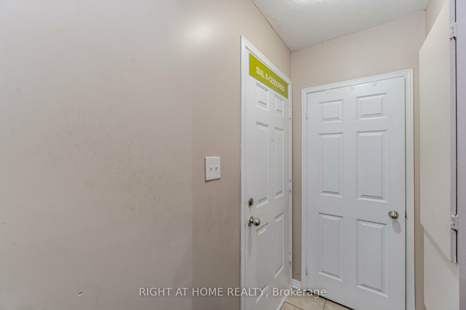 60 Fairwood Circ 45