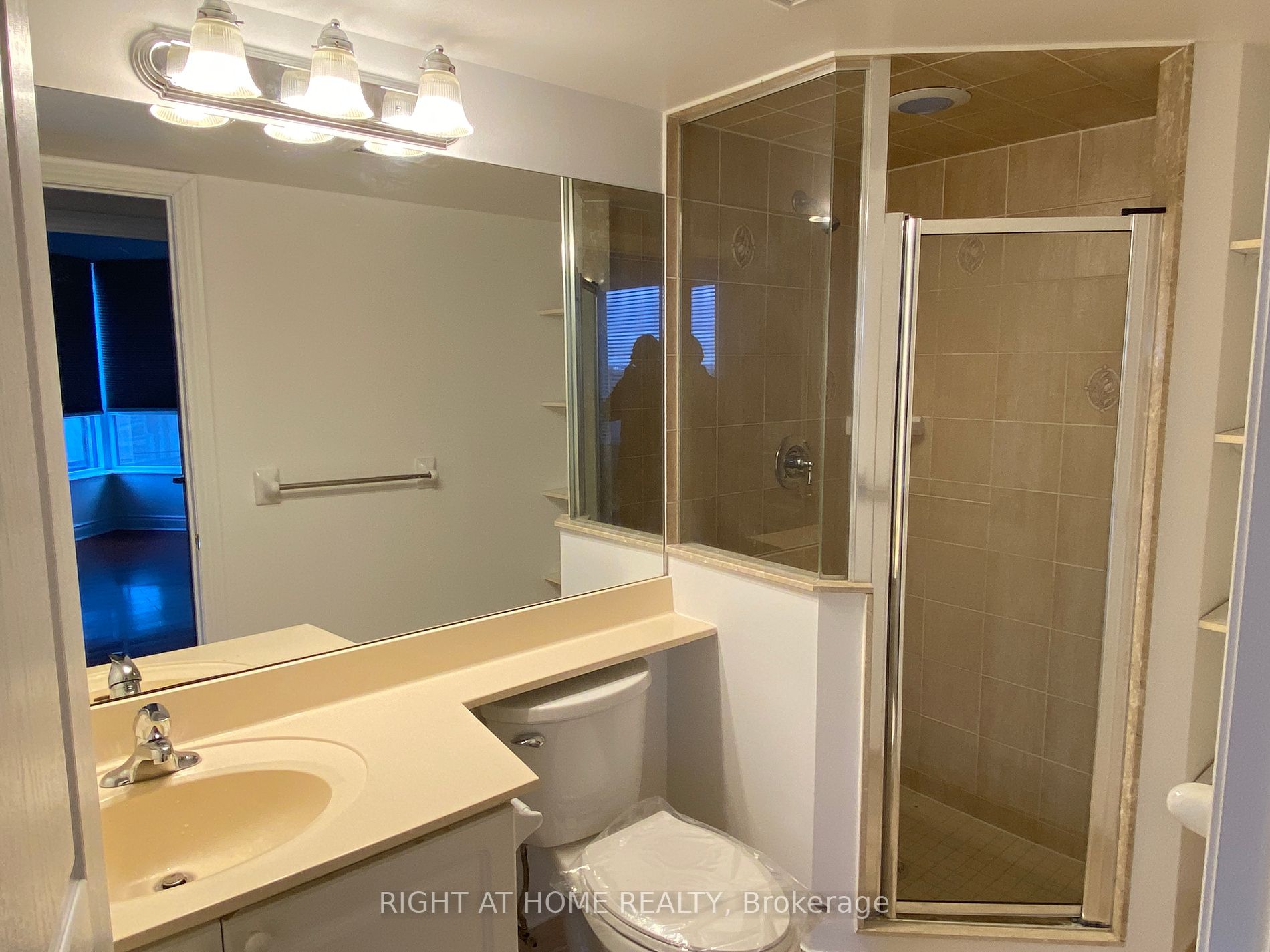 5 Northtown Way 1312