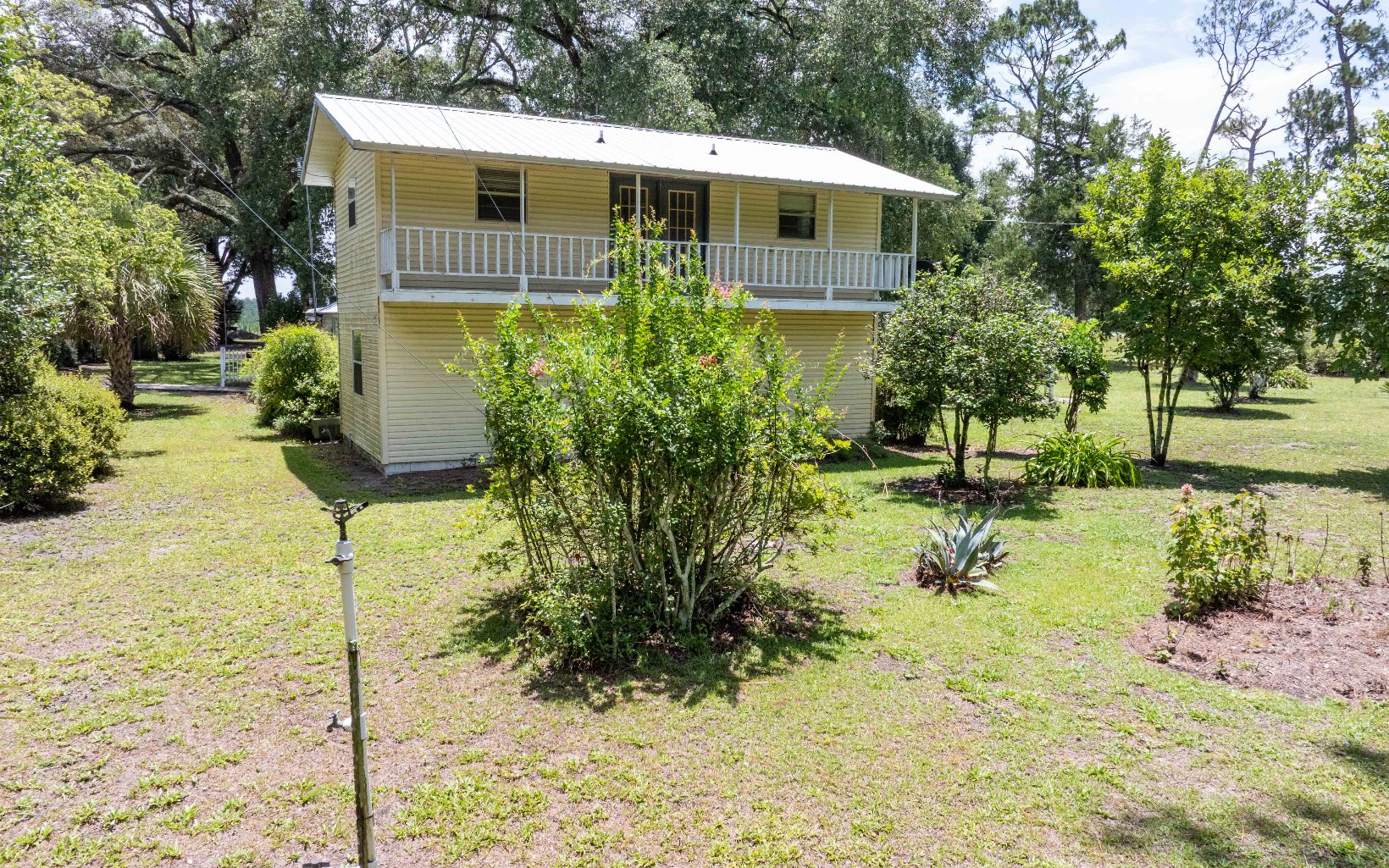 112 NE Rowan Rd