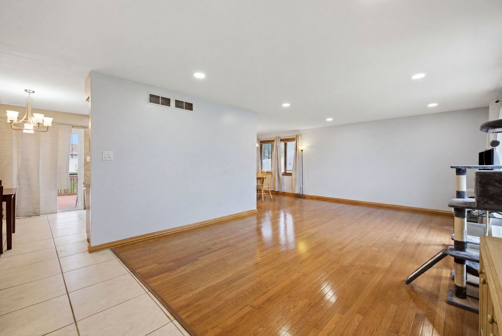 8612 Carriage Lane