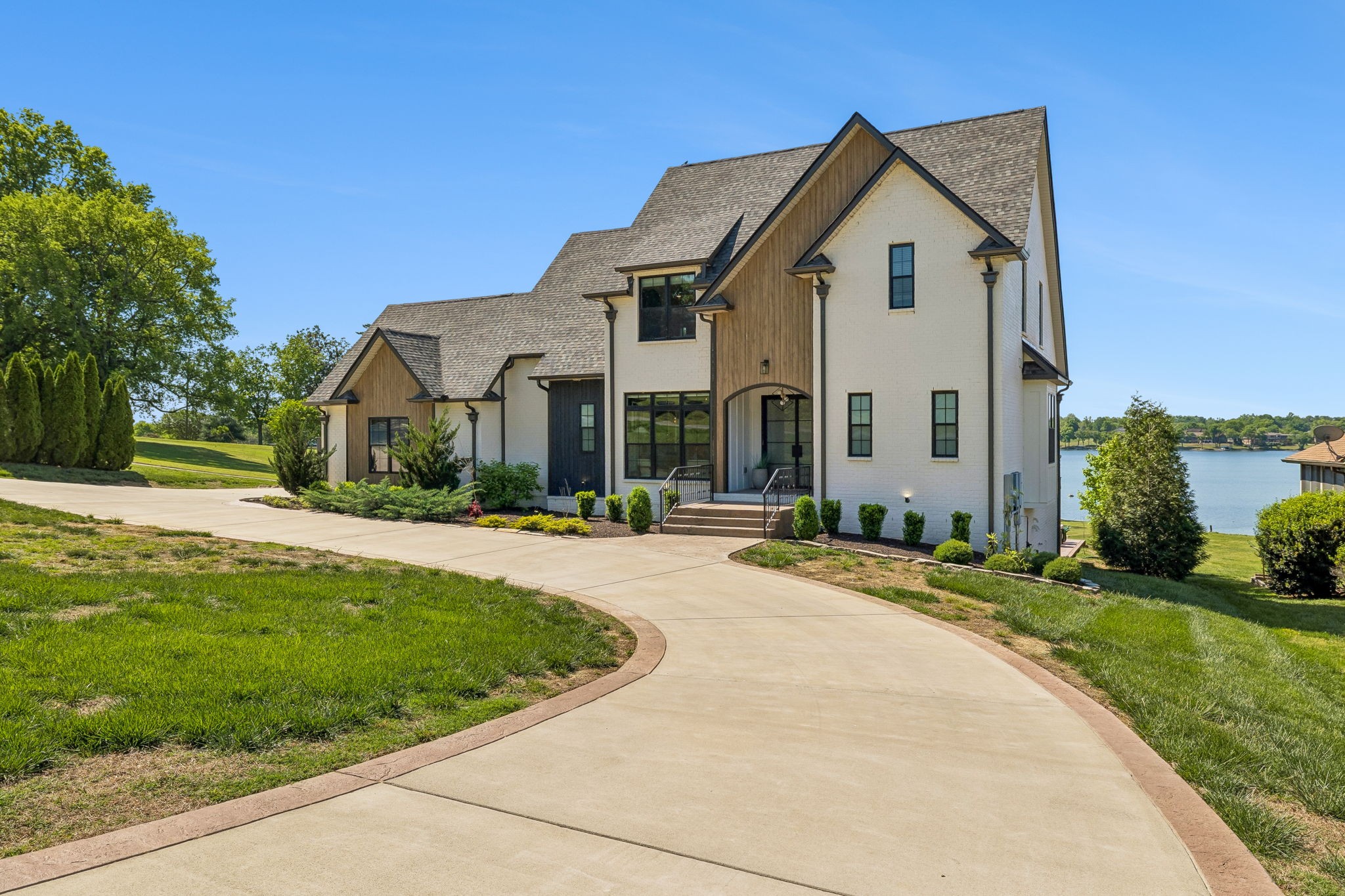 112 Sterling Rd