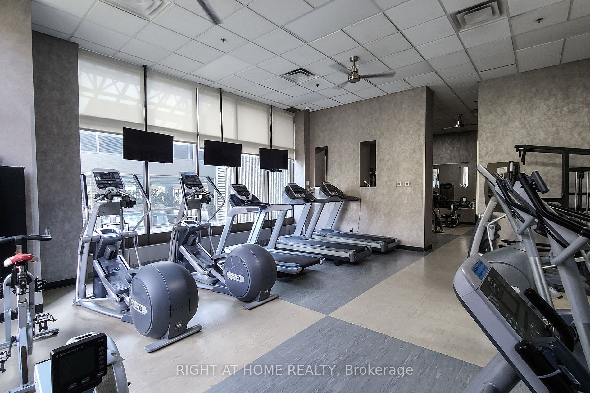 2045 W Lake Shore Blvd 507
