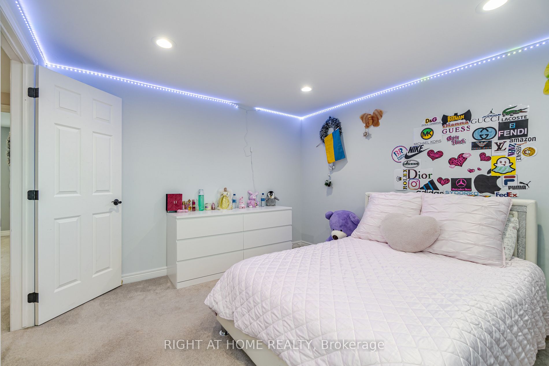 888 Kowal Dr