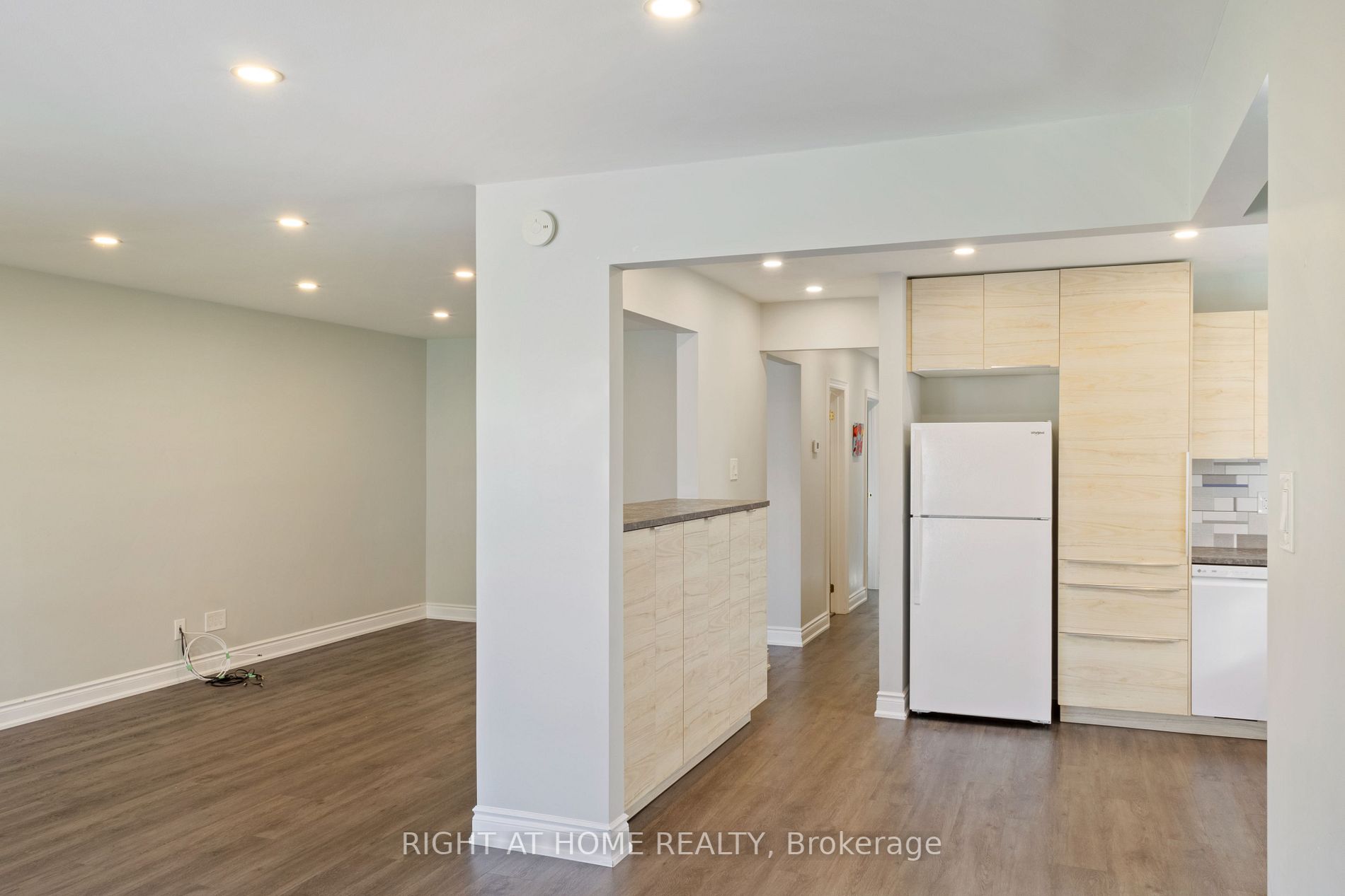 65 Regatta Cres #main