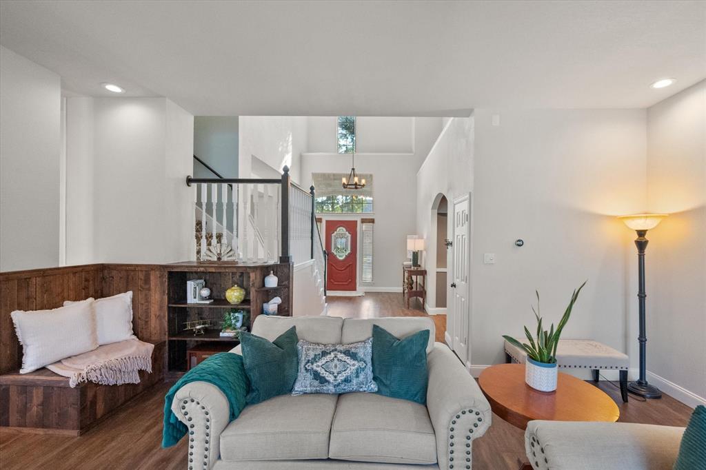 1817 Meadow Ridge Drive