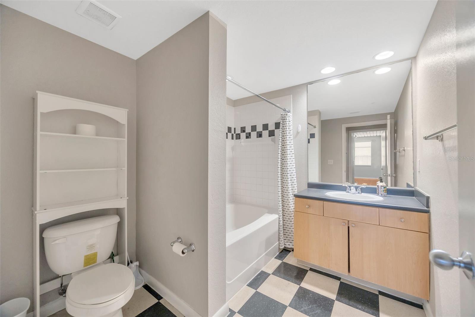 2320 W Azeele Street 317