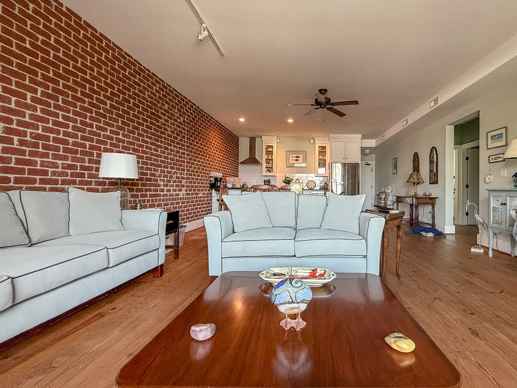 300 Mason Ave 3H