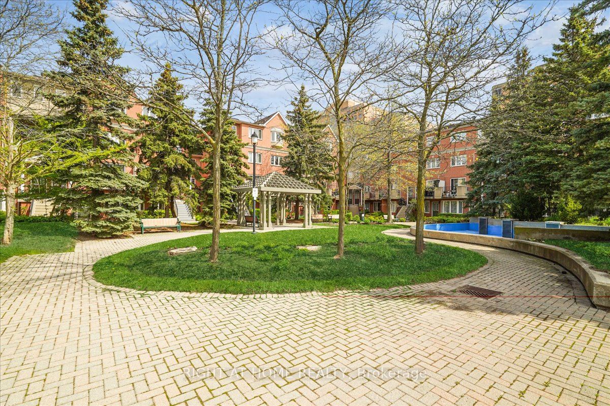 1881 Mcnicoll Ave 558