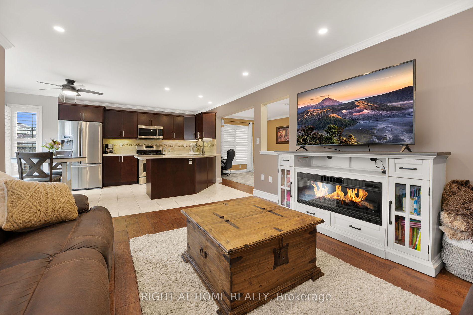 177 Holland Circ