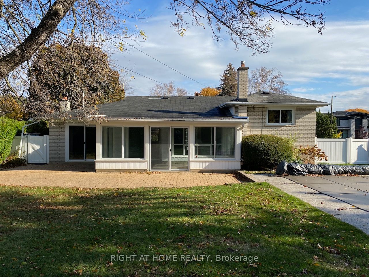 360 Sandlewood Rd