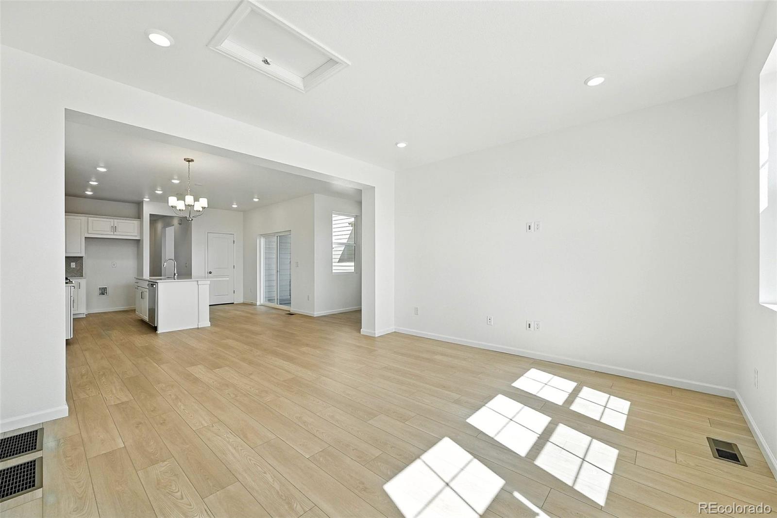 2102 Wagon Wheel Aly