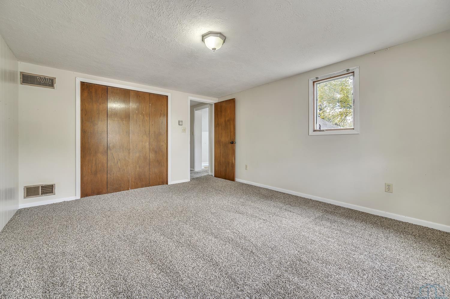 607 Albany Avenue Ne