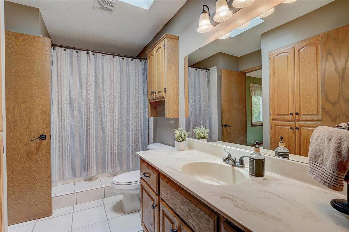 11211 Virginia Avenue N