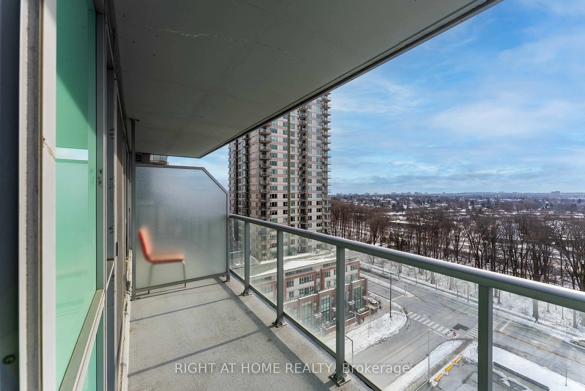 50 Town Centre Crt 1101