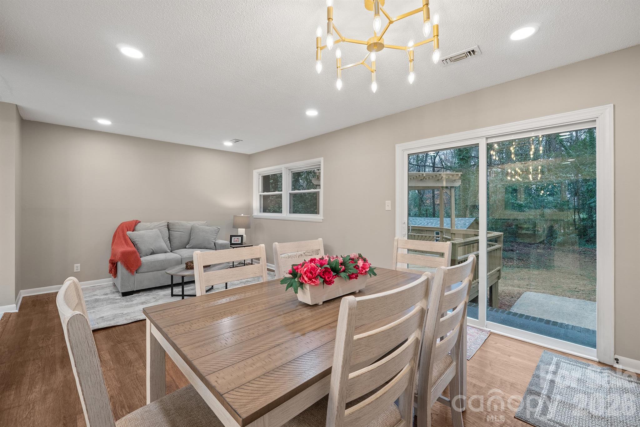 8928 Singingpine Road