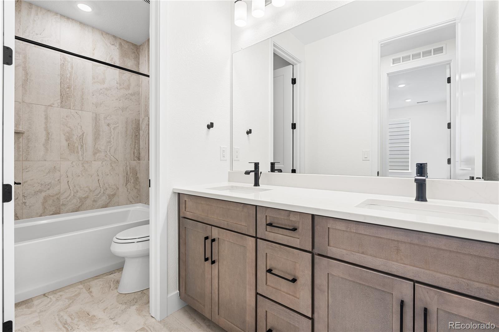 11245 Moonshimmer Street