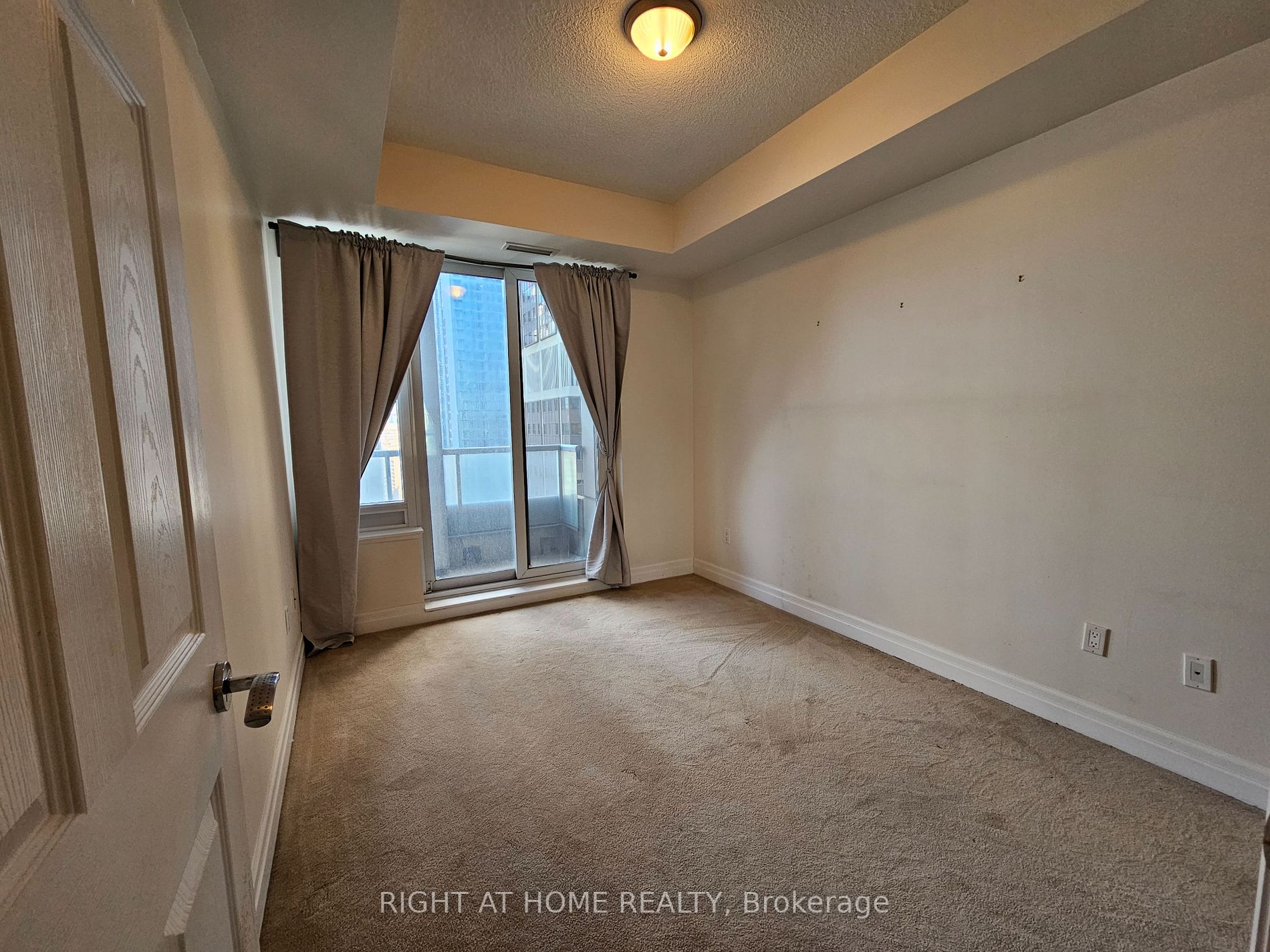 35 Balmuto St 2302