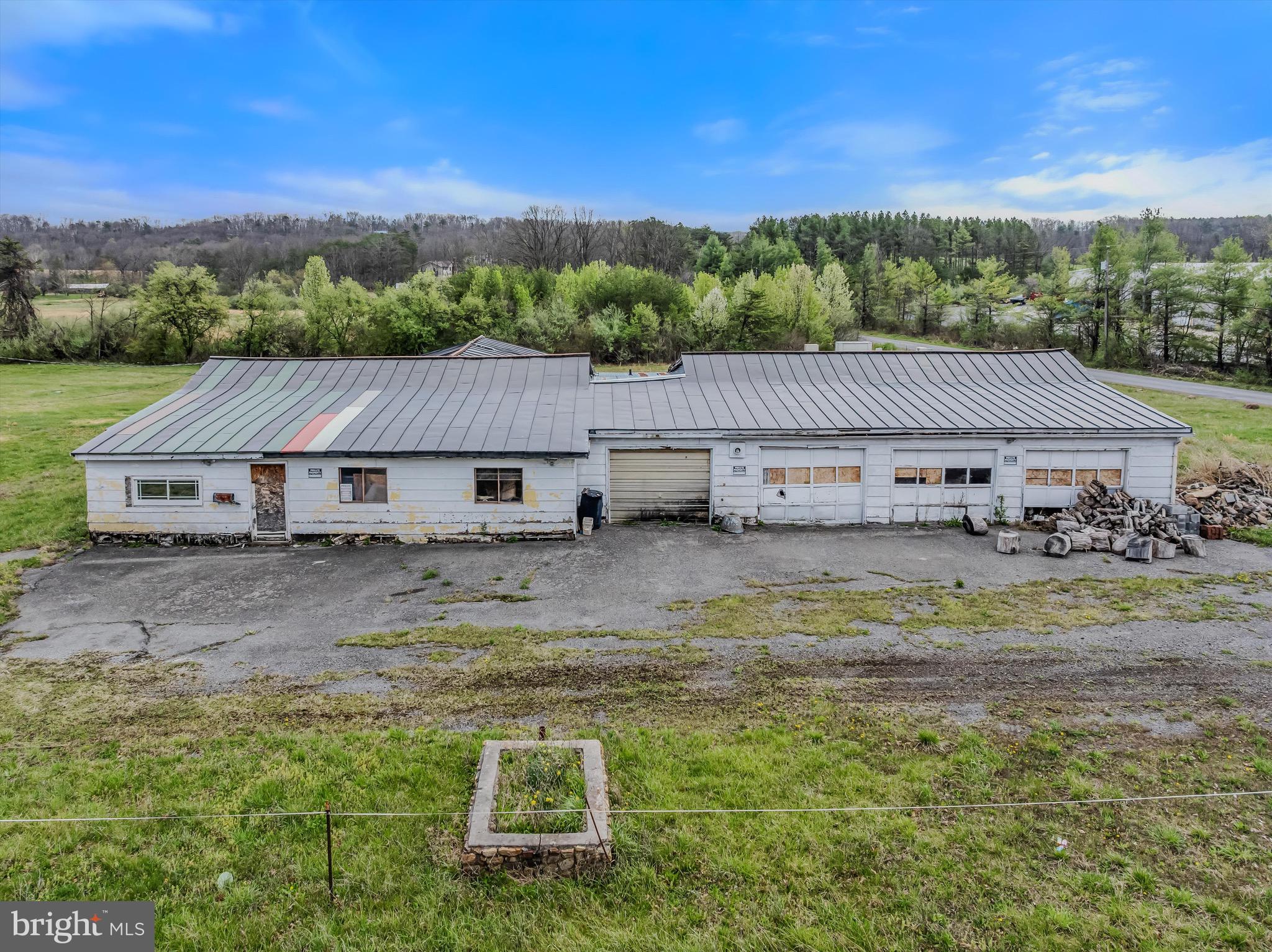 11249 Vly Rd  
