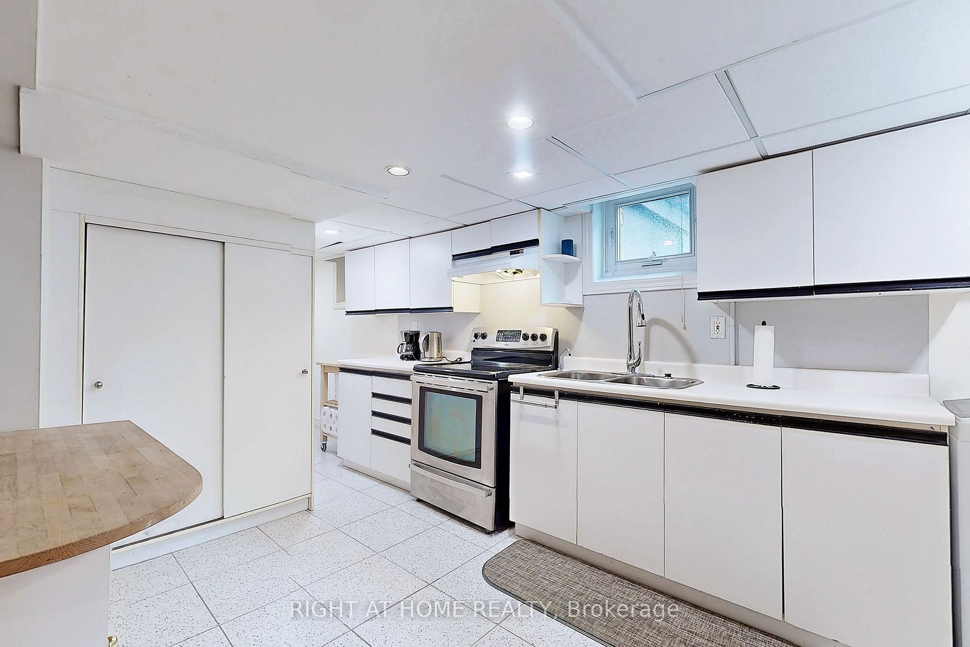 156 Trayborn Dr Bsmt