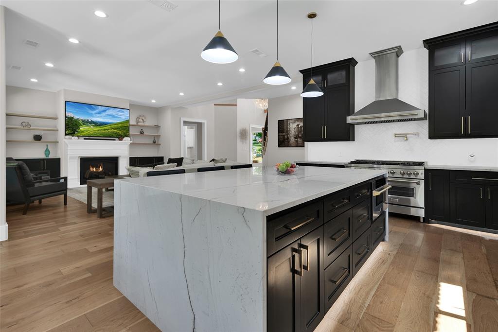 931 Waterloo Lake Drive