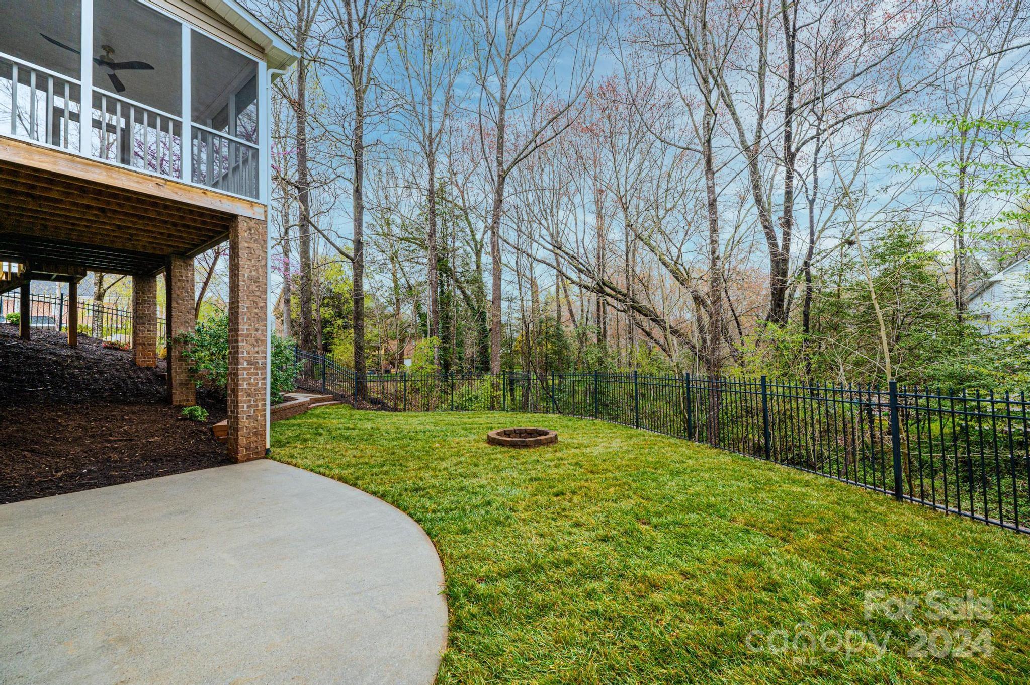 1021 38th Avenue NE 30