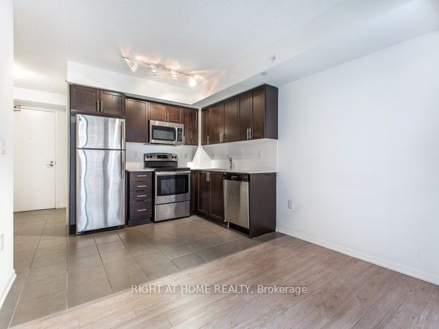 830 W Lawrence Ave 323
