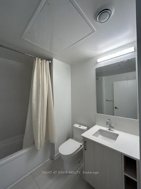 681 Yonge St 401