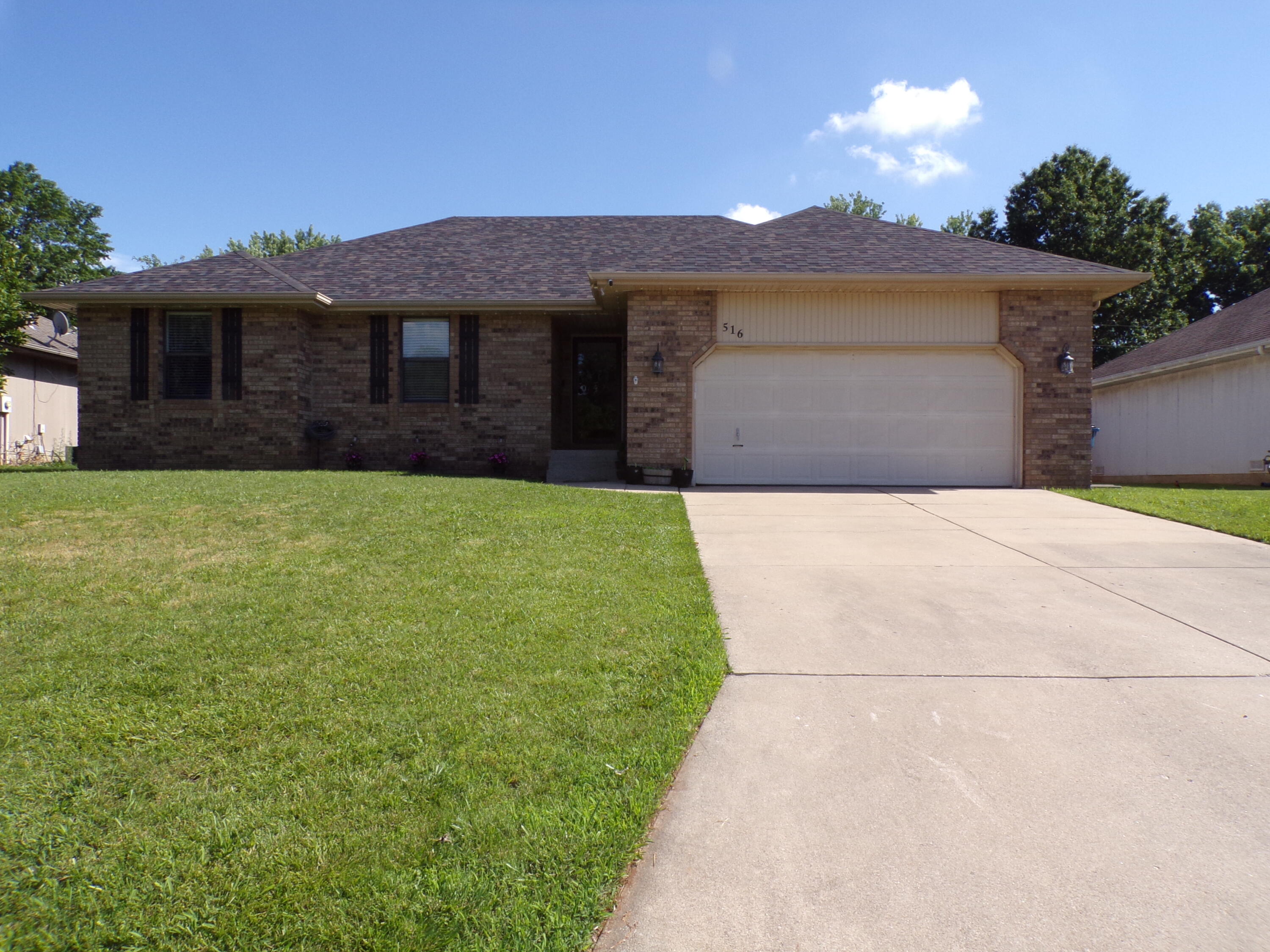 516 E Slim Wilson Boulevard