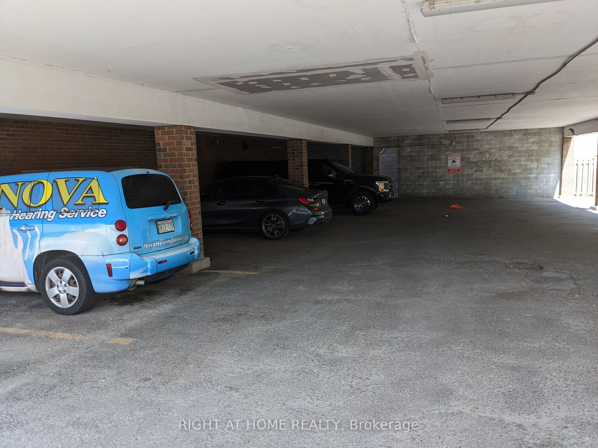 201 W King St 2C