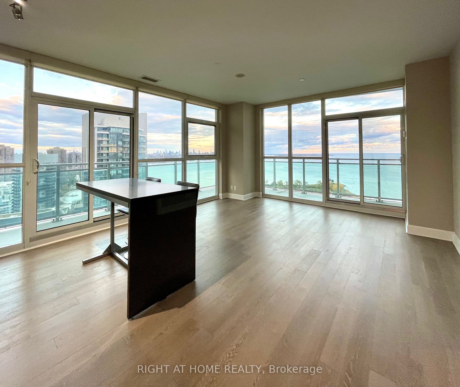 33 Shore Breeze Dr 3409