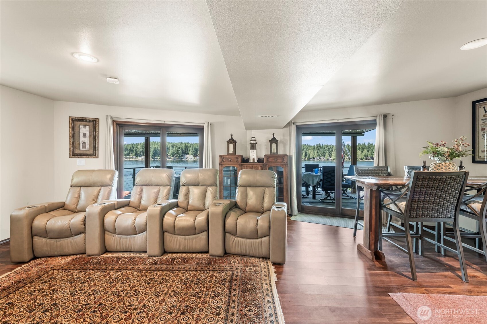 2211 E Mason Lake Drive E