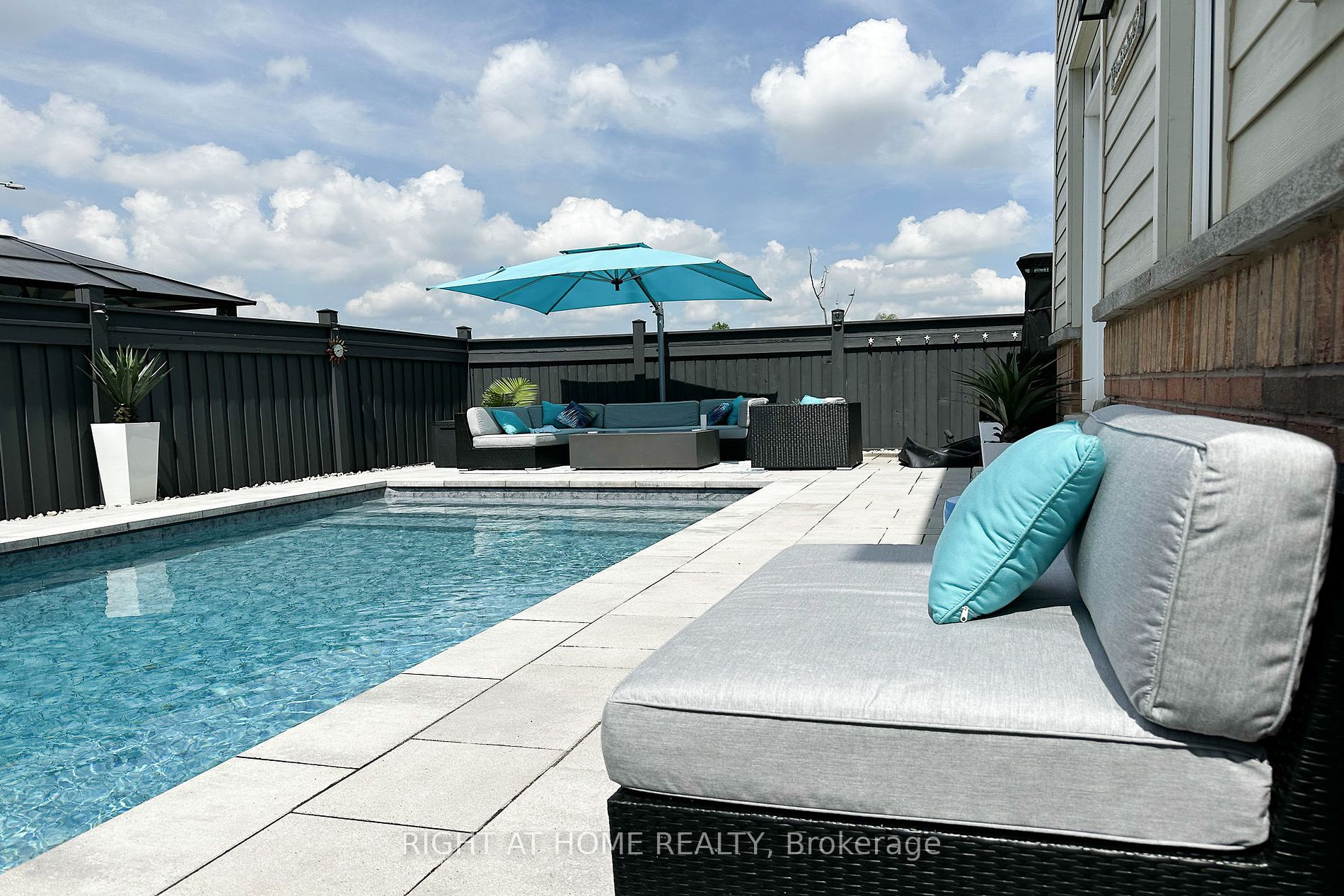 80 Fingland Cres