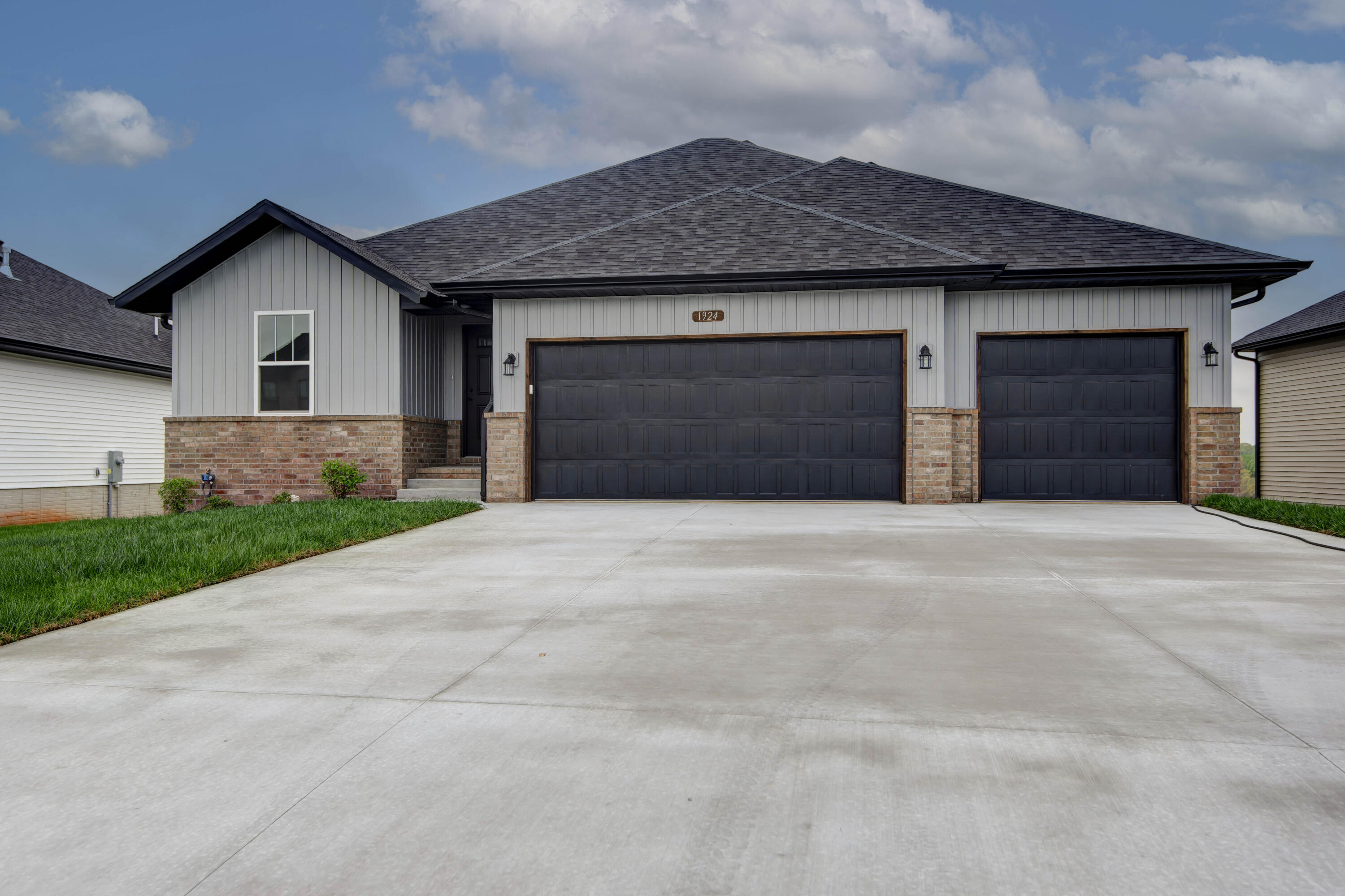 1924 W Woodhaven Drive Lot 43