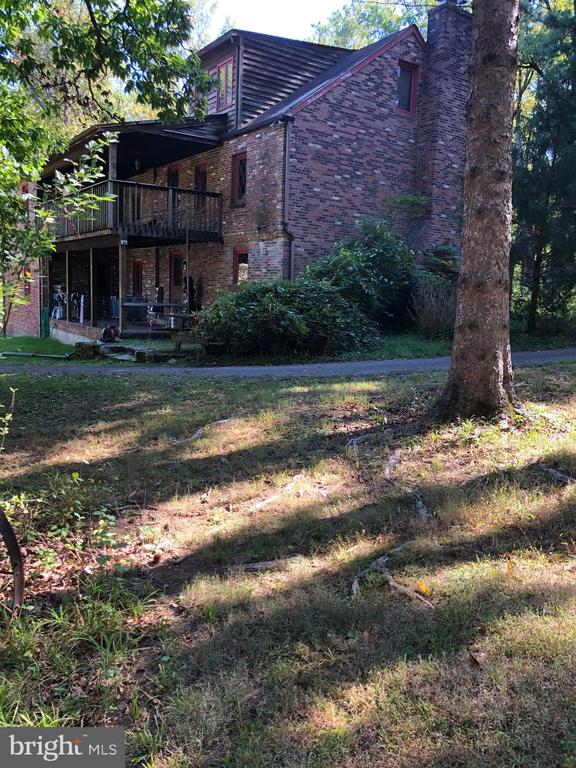 EDGMONT/GRADYVILLE AREA      -              This listing contains two different parcels (combined).  The tax and assessment values listed here only pertain to tax parcel 19-00-00277-00 (1545 Pheasant Ln).  The other tax parcel referenced is for 193A Middletown Rd. tax parcel 19-00-00262-00.  These two tax parcels combined equals approximately 20+/- acres.  Hidden gem in Edgmont Township.  Long private lane leading to tranquility.  Three legged farm on 20+/- acres which is private and peaceful.  Two family homes, a single family home and a garage apartment.  Three barns which have been refinished, extra large swimming pool, pond with island, open meadows, mature woodlands and vibrant springs.  The number of bedrooms and bathrooms are combined to include all of the house structures on the two parcels.