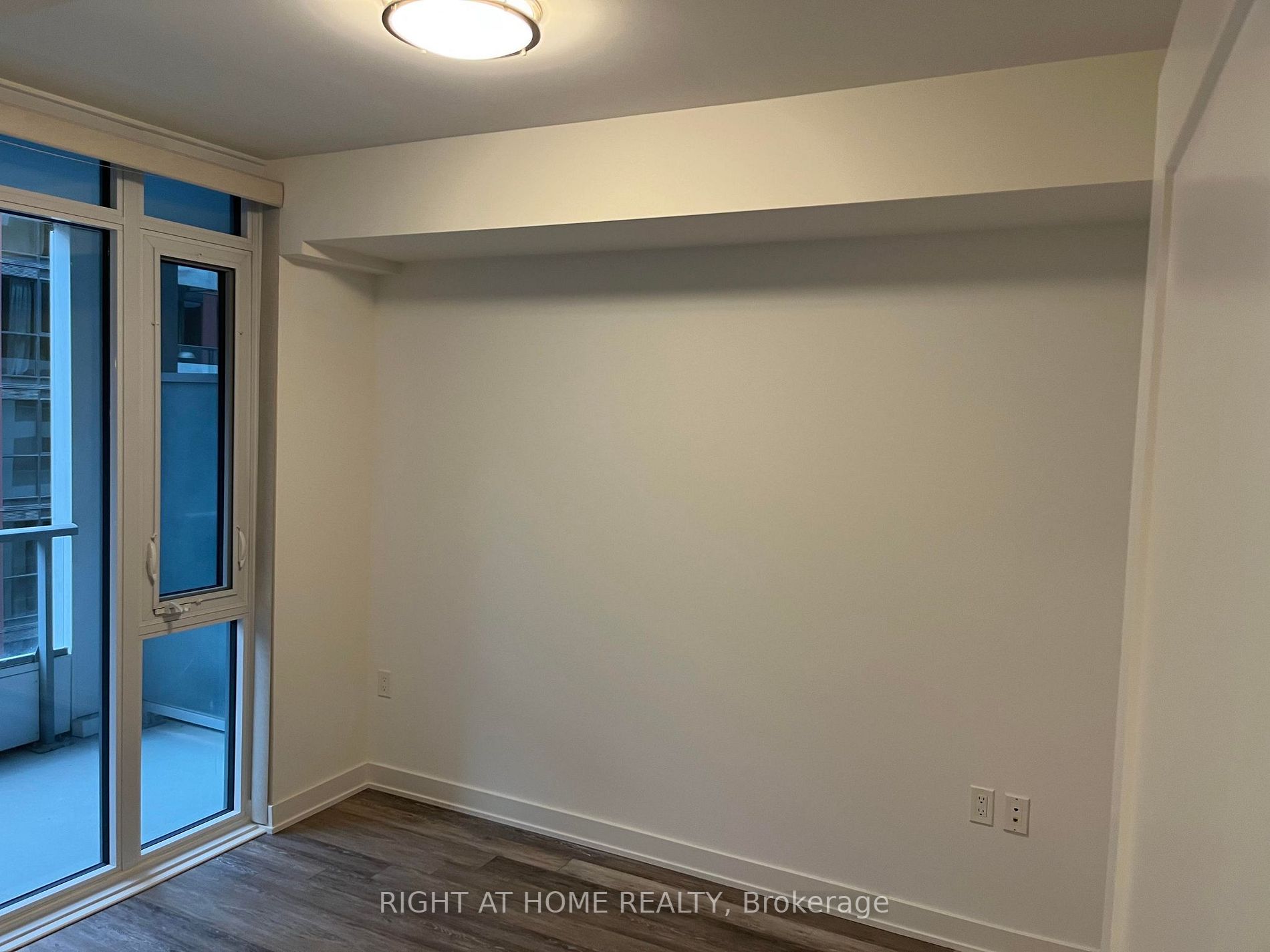 576 W Front St 726