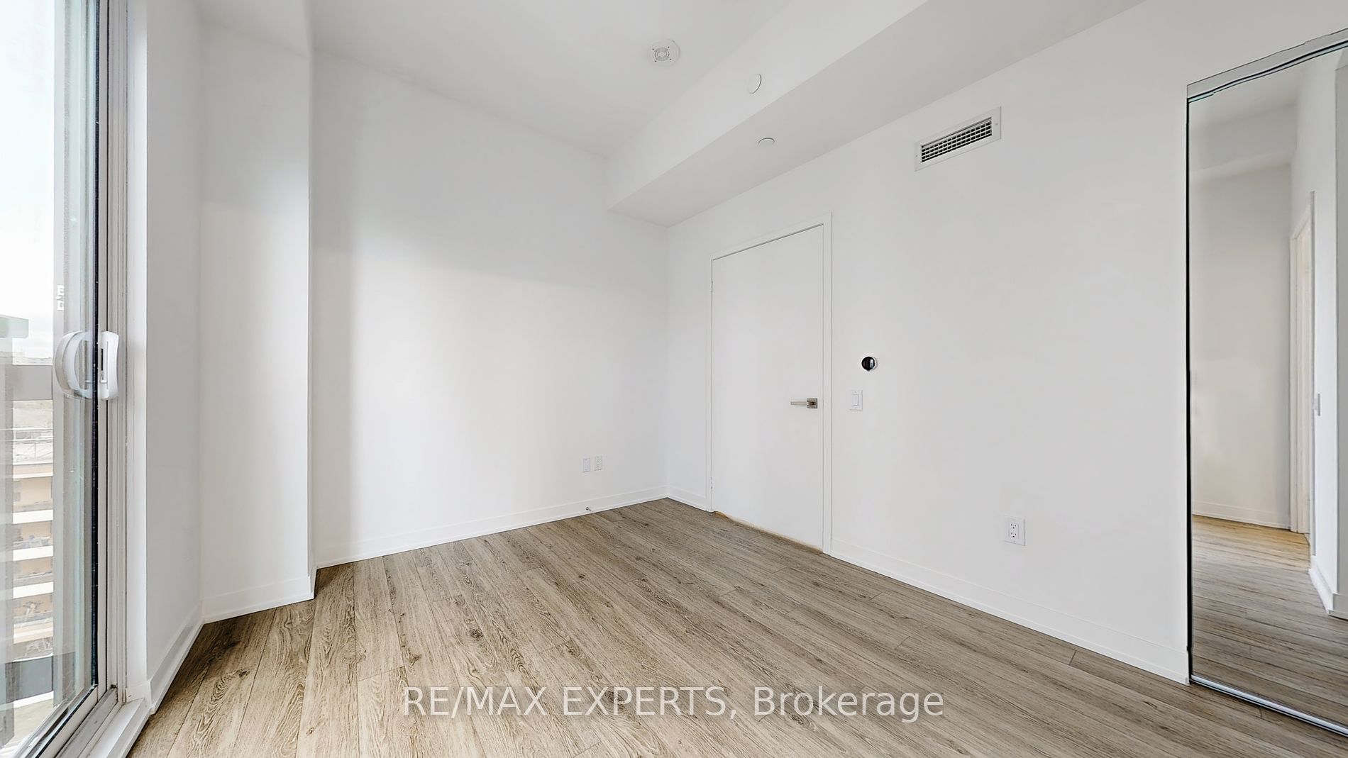 500 Wilson Ave 824
