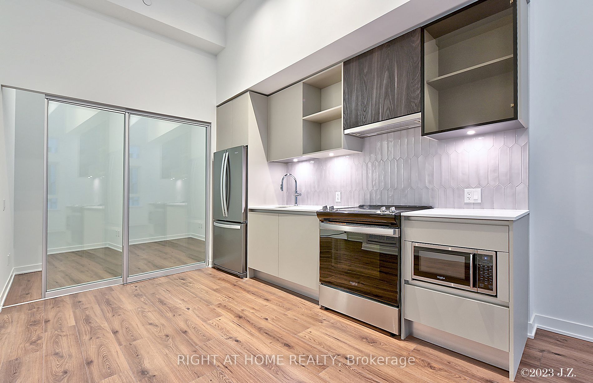 405 W Dundas St St 112