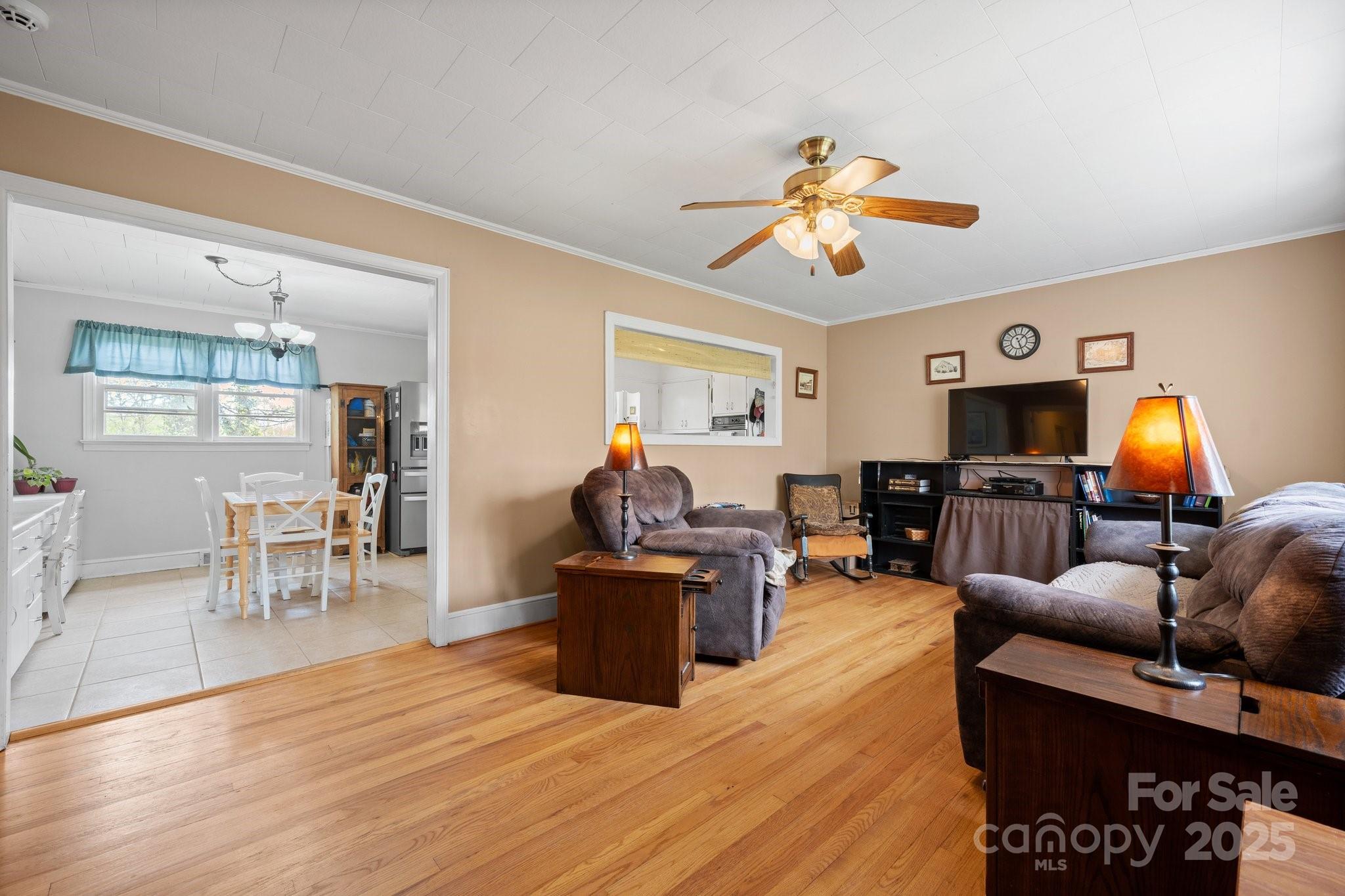 332 Swanson Drive SW