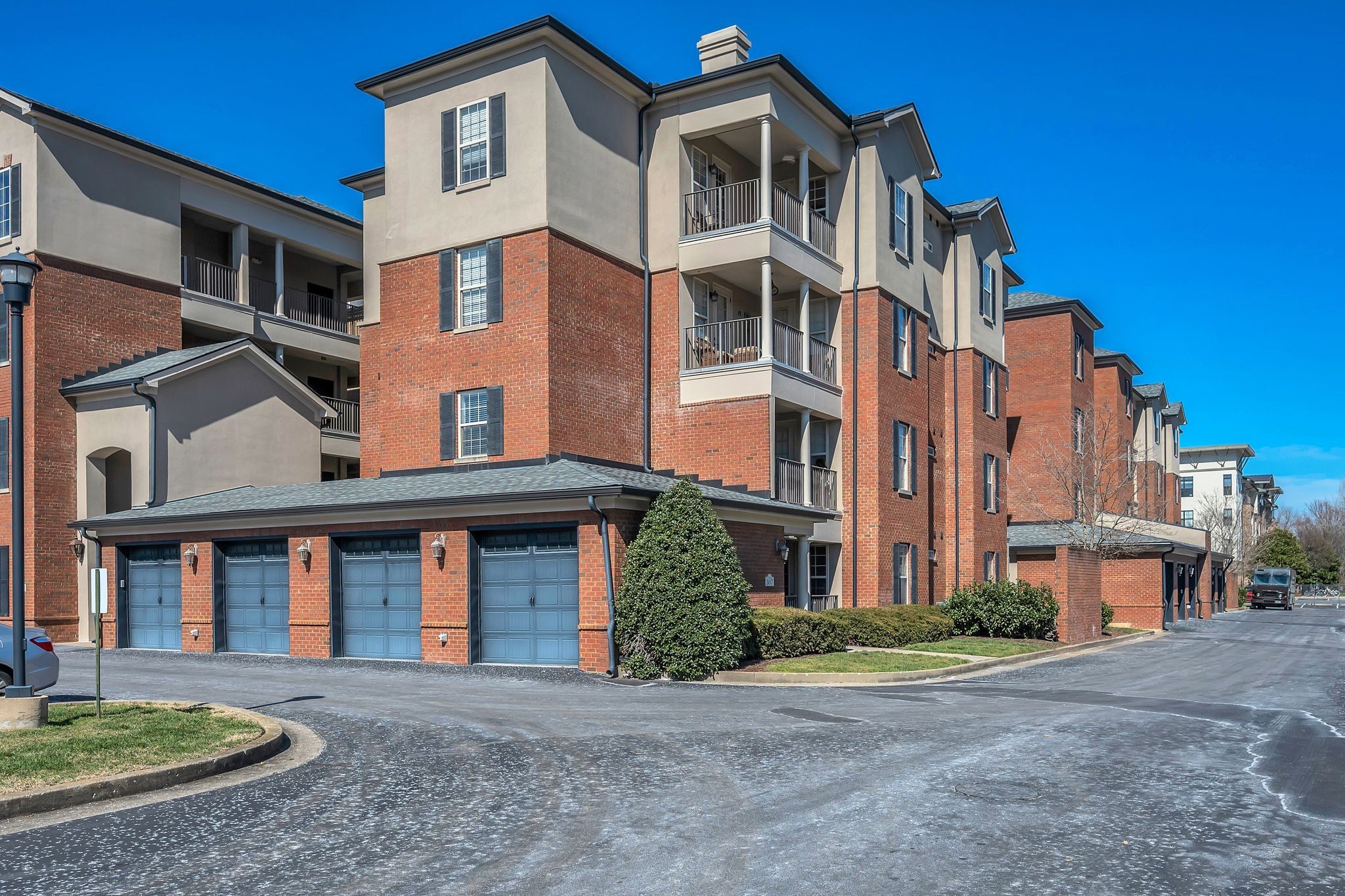 307 Seven Springs Way 103 — sold